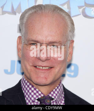 24. Juli 2011 - New York, New York, USA - TIM GUNN besucht die Weltpremiere von "Die Schlümpfe in 3D" im Ziegfeld Theater statt. (Bild Kredit: Nancy Kaszerman/ZUMAPRESS.com ©) Stockfoto