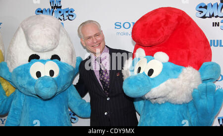 24. Juli 2011 - New York, New York, USA - TIM GUNN besucht die Weltpremiere von "Die Schlümpfe in 3D" im Ziegfeld Theater statt. (Bild Kredit: Nancy Kaszerman/ZUMAPRESS.com ©) Stockfoto