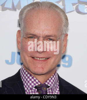 24. Juli 2011 - New York, New York, USA - TIM GUNN besucht die Weltpremiere von "Die Schlümpfe in 3D" im Ziegfeld Theater statt. (Bild Kredit: Nancy Kaszerman/ZUMAPRESS.com ©) Stockfoto