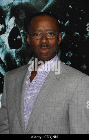10. August 2011 - Los Angeles, Kalifornien, USA - Courtney B. Vance Teilnahme an Los Angeles Special Screening von "Final Destination 5'' in der Graumans Chinese Theatre In Hollywood, Kalifornien am 10.08.11 statt. 2011 (Kredit-Bild: © D. Long/Globe Photos/ZUMAPRESS.com) Stockfoto