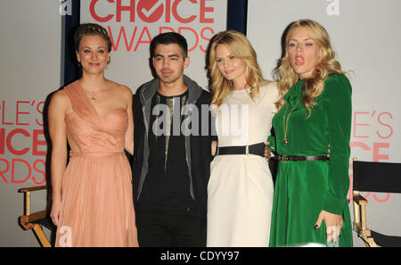 7. November 2011 - Los Angeles, Kalifornien, USA - Kaley Cuoco, Joe Jonas, Jennifer Morrison, Busy Philipps des Volkes Choice Awards 2012 Nominierungen Pressekonferenz im Paley Center For Media in Beverly Hills, Kalifornien am 08.11.11 statt. 2011 (Kredit-Bild: © D. Long/Globe Fotos/ZUMAP Stockfoto