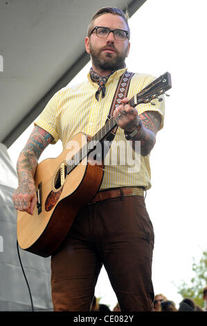 17. September 2011 - Austin, Texas; USA - Musiker DALLAS GREEN City and Colour tritt im Rahmen der zehnten jährlichen Austin City Limits Music Festival, die stattfindet am Zilker Park befindet sich in Austin.  Das dreitägige Festival mehr als 70 anziehen wird fans 000 um zu sehen, eine Vielzahl von Künstler auf acht Stockfoto