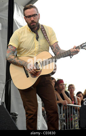 17. September 2011 - Austin, Texas; USA - Musiker DALLAS GREEN City and Colour tritt im Rahmen der zehnten jährlichen Austin City Limits Music Festival, die stattfindet am Zilker Park befindet sich in Austin.  Das dreitägige Festival mehr als 70 anziehen wird fans 000 um zu sehen, eine Vielzahl von Künstler auf acht Stockfoto