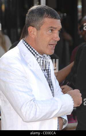 23. Oktober 2011 - Hollywood, Kalifornien, USA - Antonio Banderas während der Premiere des neuen Films von Dreamworks Animation PUSS IN BOOTS, im Regency Village Theatre statt, am 23. Oktober 2011, in Los Angeles. (Kredit-Bild: © Michael Germana/Globe Photos/ZUMAPRESS.com) Stockfoto