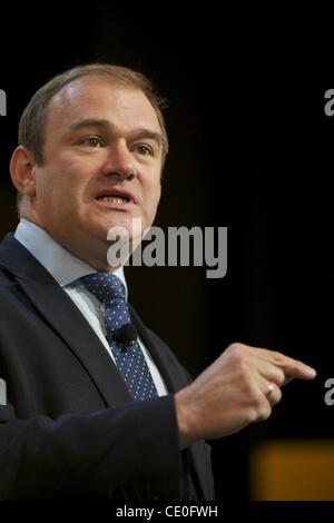 19. September 2011 - Birmingham, England, UK - Adressen Arbeitsminister ED DAVEY Delegierten während der Liberal-Demokraten-Konferenz im ICC. (Kredit-Bild: © Mark Makela/ZUMAPRESS.com) Stockfoto