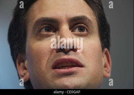 27. September 2011 - Liverpool, England, UK - Labour-Chef ED MILIBAND liefert seines Anführers Rede während der Labour-Parteitag in der ACC-Liverpool. (Kredit-Bild: © Mark Makela/ZUMAPRESS.com) Stockfoto