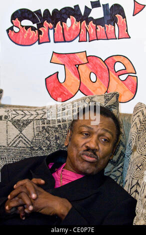 7. November 2011 - Boxer "Smokin ' Joe Frazier ist nach einem Kampf mit Leberkrebs gestorben. Joseph William "Joe" Frazier (12. Januar 1944 Ð 7. November 2011). Frazier war ein ehemaliger Olympiasieger und unbestritten Welt Boxweltmeister im Schwergewicht, deren berufliche Laufbahn von 1965 bis 1976, mit einer kurzen dauerte Stockfoto