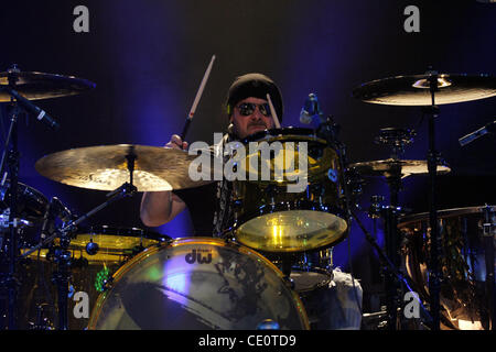 1. November 2011 führt - New York, New York, USA - Jason Bonham mit Jason Bonhams Led Zeppelin Erfahrung am Best Buy Theater in New York auf 1. November 2011. (Kredit-Bild: © Sharon Neetles/Globe Photos/ZUMAPRESS.com) Stockfoto