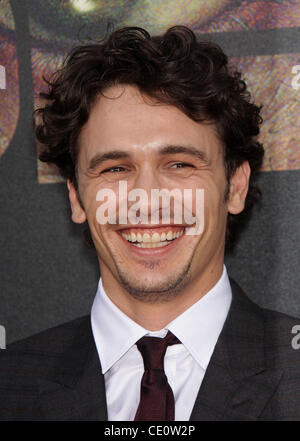 28. Juli 2011 kommt - Hollywood, Kalifornien, USA - JAMES FRANCO für die Premiere des Films "Rise of the Planet of the Apes" im chinesischen Theater. (Kredit-Bild: © Lisa O'Connor/ZUMAPRESS.com) Stockfoto