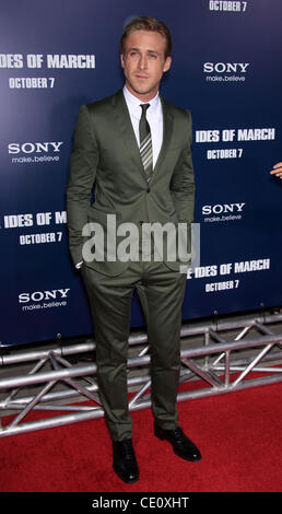 27. September 2011 kommt - Beverly Hills, Kalifornien, USA - RYAN GOSLING für die Premiere des Films "The Ides of March" an der Akademie-Theater. (Kredit-Bild: © Lisa O'Connor/ZUMAPRESS.com) Stockfoto