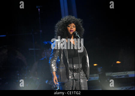 15. Oktober 2011 - statt Bronx, New York, USA - Sängerin JILL SCOTT, erklingt in der Aufzeichnung des Black Girls Rock auf der Paradies-Theater in der Bronx, New York. (Bild Kredit: Ricky Fitchett/ZUMAPRESS.com ©) Stockfoto