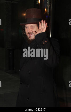 Zucchero außerhalb Regent Hotel. Berlin, Deutschland - 11.02.2011 Stockfoto