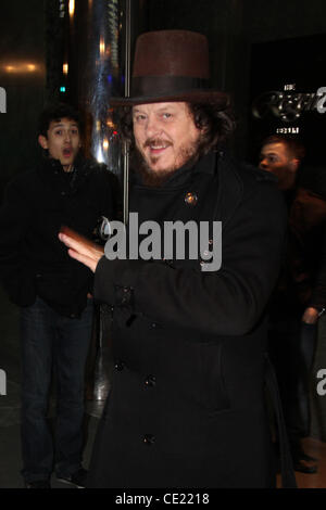 Zucchero außerhalb Regent Hotel. Berlin, Deutschland - 11.02.2011 Stockfoto