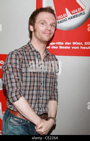 Ralf Schmitz Förderung seiner tour "Schmitzophren - Wer Viel Zu Sagen Hat, Muss Schneller Reden" bei Radio Hamburg. Hamburg, Deutschland - 29.01.2011 Stockfoto