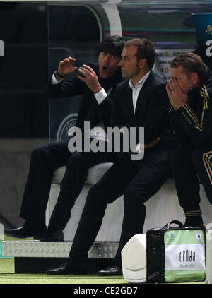 Jogi Loew, Hansi Flick, Trainer Andreas Köpke, Deutschland vs. Türkei EM 2012 Qualifikation im Olympiastadion. Berlin, Deutschland - 08.10.2010 Stockfoto