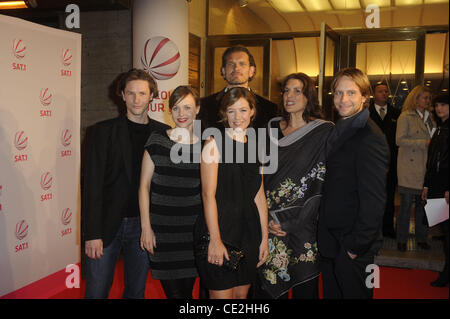 Bert Tischendorf; Julian Weigend; Nadja Becker; Alexandra Neldel bei der Premiere von "sterben Wanderhure' an Astor Film Lounge Berlin - 29.09.10 Stockfoto