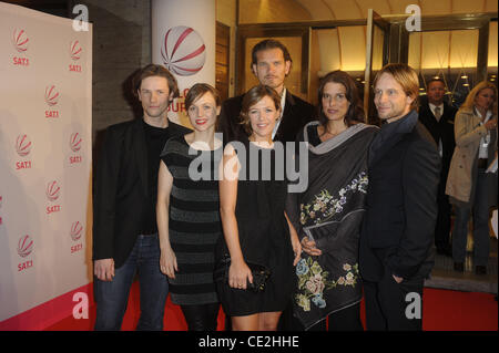 Bert Tischendorf; Julian Weigend; Nadja Becker; Alexandra Neldel bei der Premiere von "sterben Wanderhure' an Astor Film Lounge Berlin - 29.09.10 Stockfoto