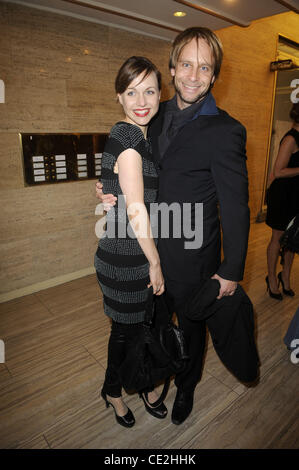 Nadja Becker; Julian Weigend bei der Premiere von "sterben Wanderhure' an Astor Film Lounge Berlin - 29.09.10 Stockfoto