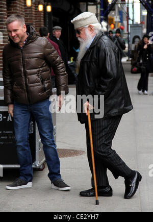 Leon Russell "Der Late Show with David Letterman" in der Ed Sullivan Theater - Ankunft New York City, USA - 09.02.11 Stockfoto