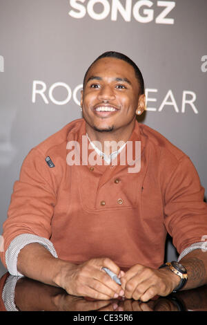 Trey Songz begrüßt Fans bei am Macy's Herald Square New York City, USA