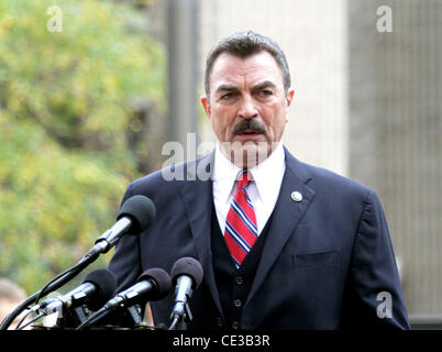 Tom Selleck Akteure Dreharbeiten am Set der TV show "Blue Bloods" New York City, USA - 20.10.10 Stockfoto