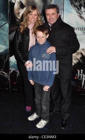 Jenny McCarthy und Martin King mit Sohn Matthew irische Premiere von "Harry Potter und die Heiligtümer des Todes Teil 1" Dublin, Irland - 15.11.10 Stockfoto