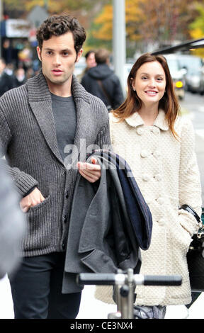 Penn Badgley und Leighton Meester Dreharbeiten vor Ort am Set von "Gossip Girl" New York City, USA - 16.11.10 Stockfoto