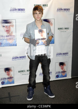 Justin Bieber fördert sein Buch "Erste Schritt 2 Forever" bei Barnes & Noble New York City, USA - 26.11.10 Stockfoto