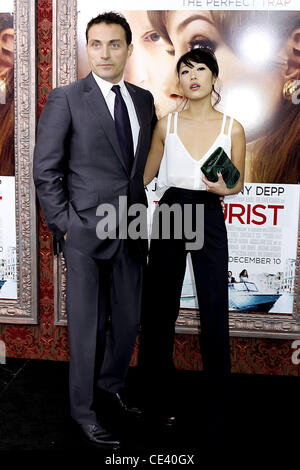 Rufus Sewell und Gast-Welt-premiere von "The Tourist" im Ziegfeld Theatre - Ankunft New York City, USA - 06.12.10 statt Stockfoto