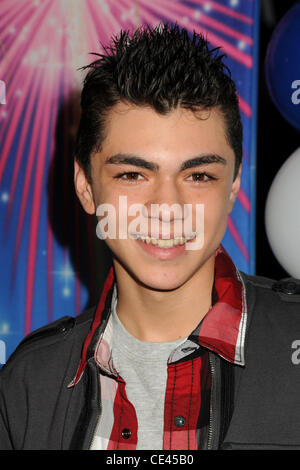 Adam Irigoyen Disney On Ice präsentiert "Lasst uns feiern!" in L.A. LIVE statt.  Los Angeles, Kalifornien - 15.12.10 Stockfoto