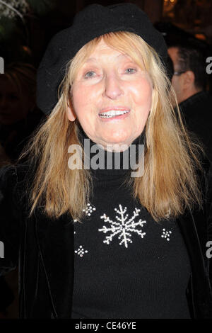 Margaret Brinkley Alexa Ray Joel führt an der Plaza Hotel berühmte Eiche Raum New York City, USA - 20.12.10 Stockfoto