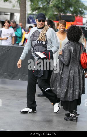 Sinbad Promis kommen für die LA Lakers vs. Miami Heat-Basketball-Spiel im Staples Center. Los Angeles, Kalifornien - 25.12.10 Stockfoto