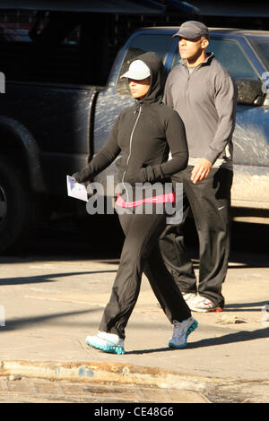 Alicia Keys ist ein Spaziergang durch Soho nach einem Training im Fitnessstudio.  New York City, USA - 03.01.11 Stockfoto