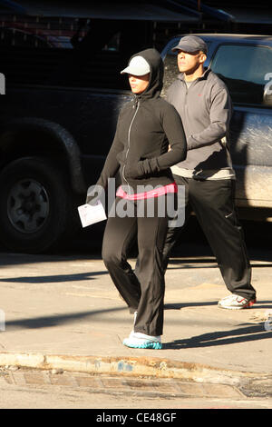 Alicia Keys ist ein Spaziergang durch Soho nach einem Training im Fitnessstudio.  New York City, USA - 03.01.11 Stockfoto