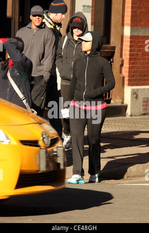 Alicia Keys ist ein Spaziergang durch Soho nach einem Training im Fitnessstudio.  New York City, USA - 03.01.11 Stockfoto