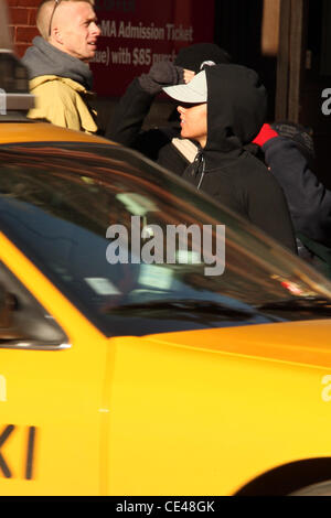 Alicia Keys ist ein Spaziergang durch Soho nach einem Training im Fitnessstudio. New York City, USA - 03.01.11 Stockfoto