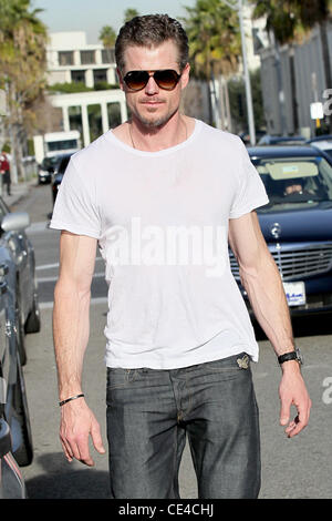 Eric Dane "Greys Anatomy"-star Läufe Besorgungen in Beverly Hills, Los Angeles, Kalifornien - 14.01.11 Stockfoto