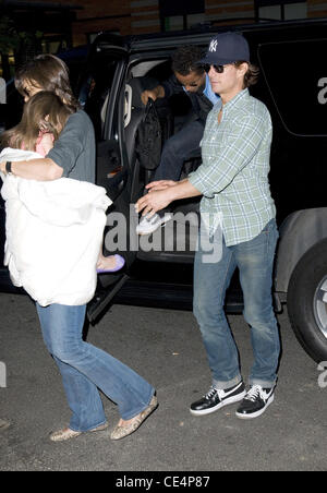 Tom Cruise und Katie Holmes kommen zurück nach Hause mit ihren Kindern Suri und Connor New York City, USA - 06.09.10 Stockfoto