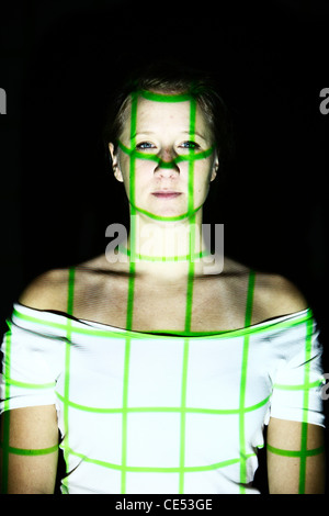 Biometrie, Symbolfoto. Automatische Gesichtserkennung mit einem Laserscanner. 3D-Modell eines weiblichen Gesichts zur Erzeugung von digitalen Daten. Stockfoto