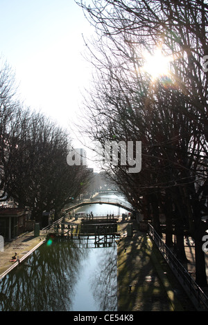 Schlösser und Nordportal des Tunnels, Canal Saint Martin, Paris, Frankreich Stockfoto