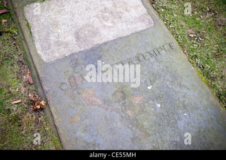 Der Grabstein von Charlotte Tempel ist auf dem Friedhof der Trinity Church in Lower Manhattan in New York gesehen. Stockfoto