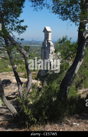 Der St. Laurent Kirche in Eygalières, Frankreich, Provence, Bouches du Rhône. Stockfoto