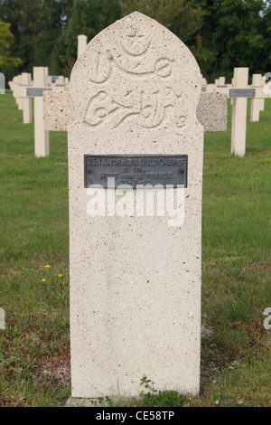 Islamischen Grabstein auf dem französischen Nationalfriedhof (La Nécropole Nationale), Jonchery-Sur-Suippe, Champagne Region, Frankreich. Stockfoto