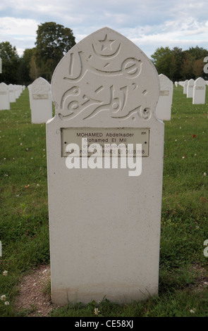 Islamischen Grabstein auf dem französischen Nationalfriedhof (La Nécropole Nationale), La Ferme de Suippes Friedhof In Suippes, Frankreich. Stockfoto