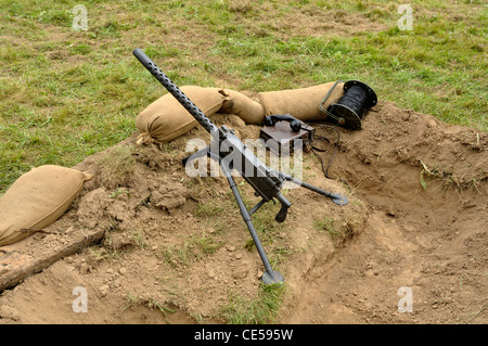 Szene Wiederaufbau, US Armee-Maschinengewehr, Befreiung der Stadt von Oisseau, dem zweiten Weltkrieg (Mayenne, Frankreich). Stockfoto