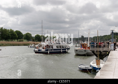 Freude Boot betreten (Bateaux Promenade Teilnehmer) Saint-Valery-Sur-Somme. Stockfoto