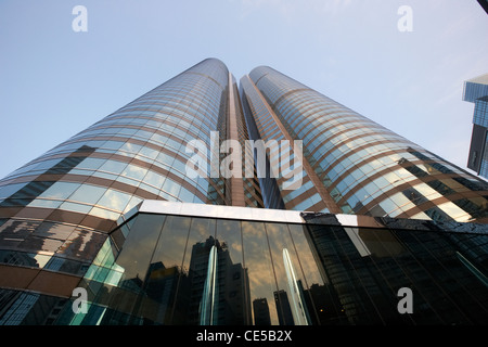 blickte zu Exchange quadratischer Block eins und zwei Türme Hongkong Sonderverwaltungsregion Hongkong China Asien Stockfoto