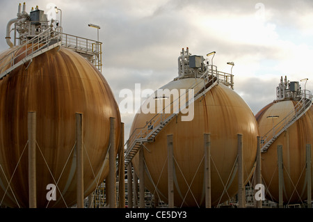 Lagertanks, Öl-Raffinerie, Deutschland. Stockfoto