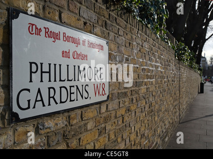 Straßenname Zeichen für Phillimore Gardens, in der royal Borough of Kensington und Chelsea, London, england Stockfoto