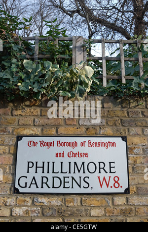 Straßenname Zeichen für Phillimore Gardens, in der royal Borough of Kensington und Chelsea, London, england Stockfoto